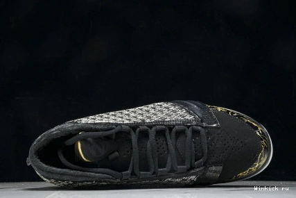 Room 23 Jordan Trophy Black 0806
